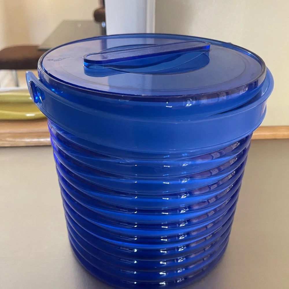 Vintage Acrylic Lucite Cobalt Blue Ribbed Ice Bucket with Lid